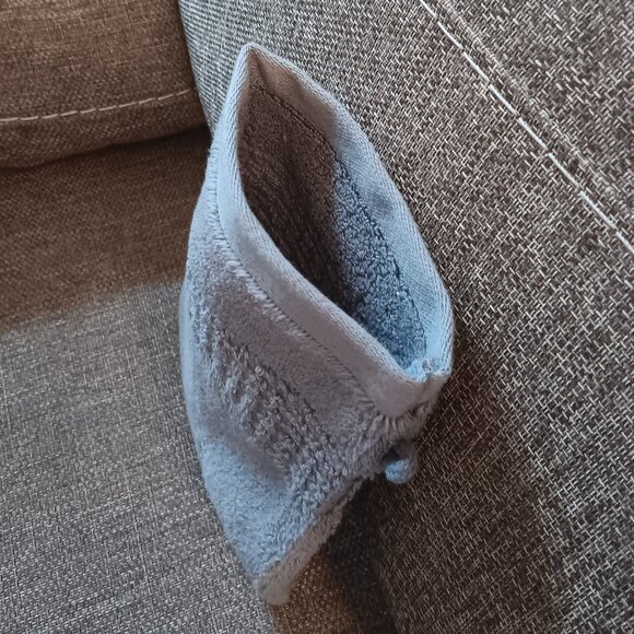 French Shower Gel Glove Applicator (Set of 2) - Picture 7 of 10